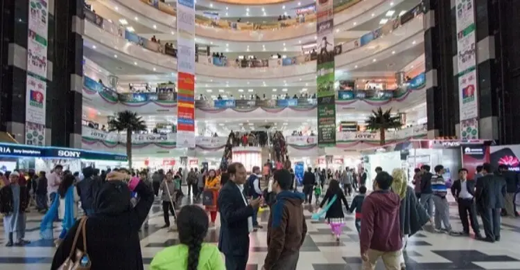 রাজধানীর পান্থপথে বসুন্ধরা শপিং কমপ্লেক্স/