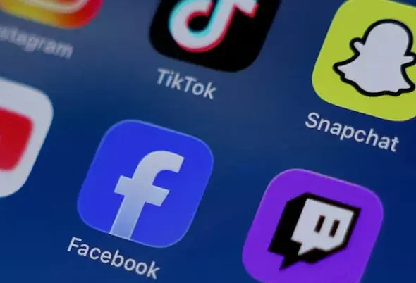 Instagram TikTok Snapchat YouTube Facebook Twitch and Reddit applications-768x402